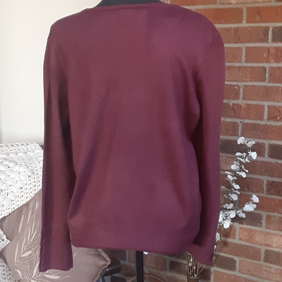 JH Collection long sleeve sweater - Picture 4 of 5